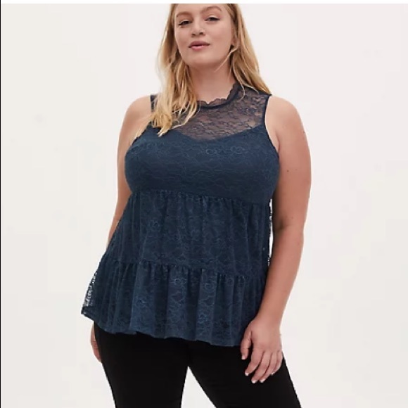 Torrid Navy Lace Mock Neck Shirred Hem Sleeveless Top Size 2 - Picture 2 of 6